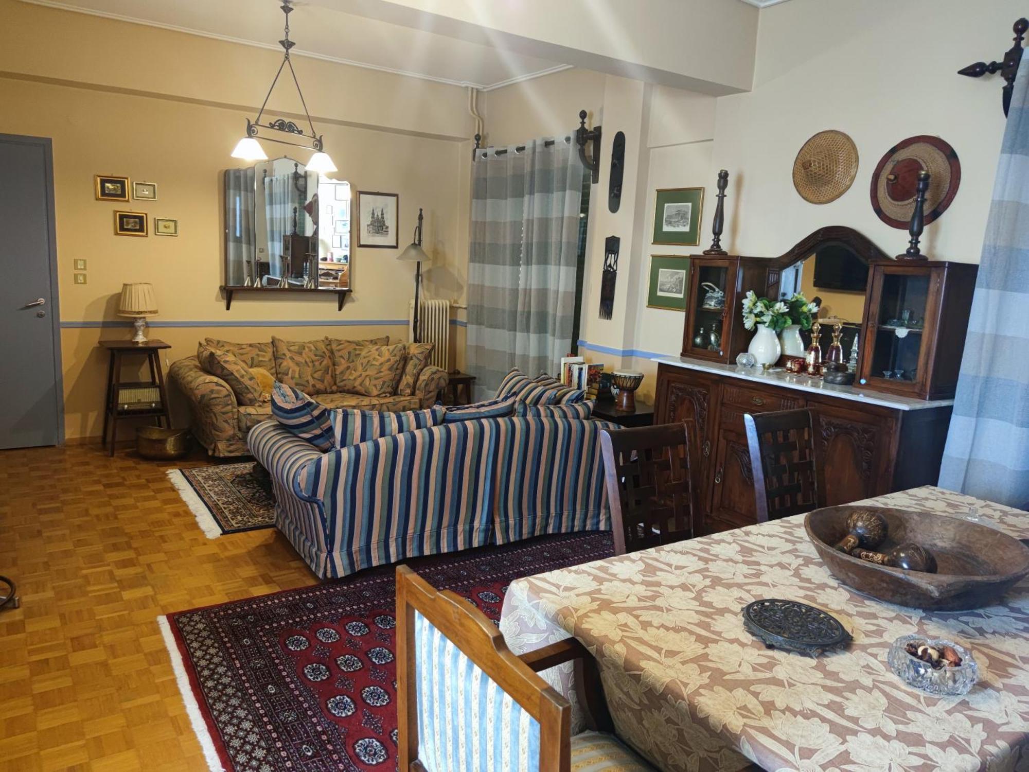 Classic Apartment In 卡拉马塔 外观 照片